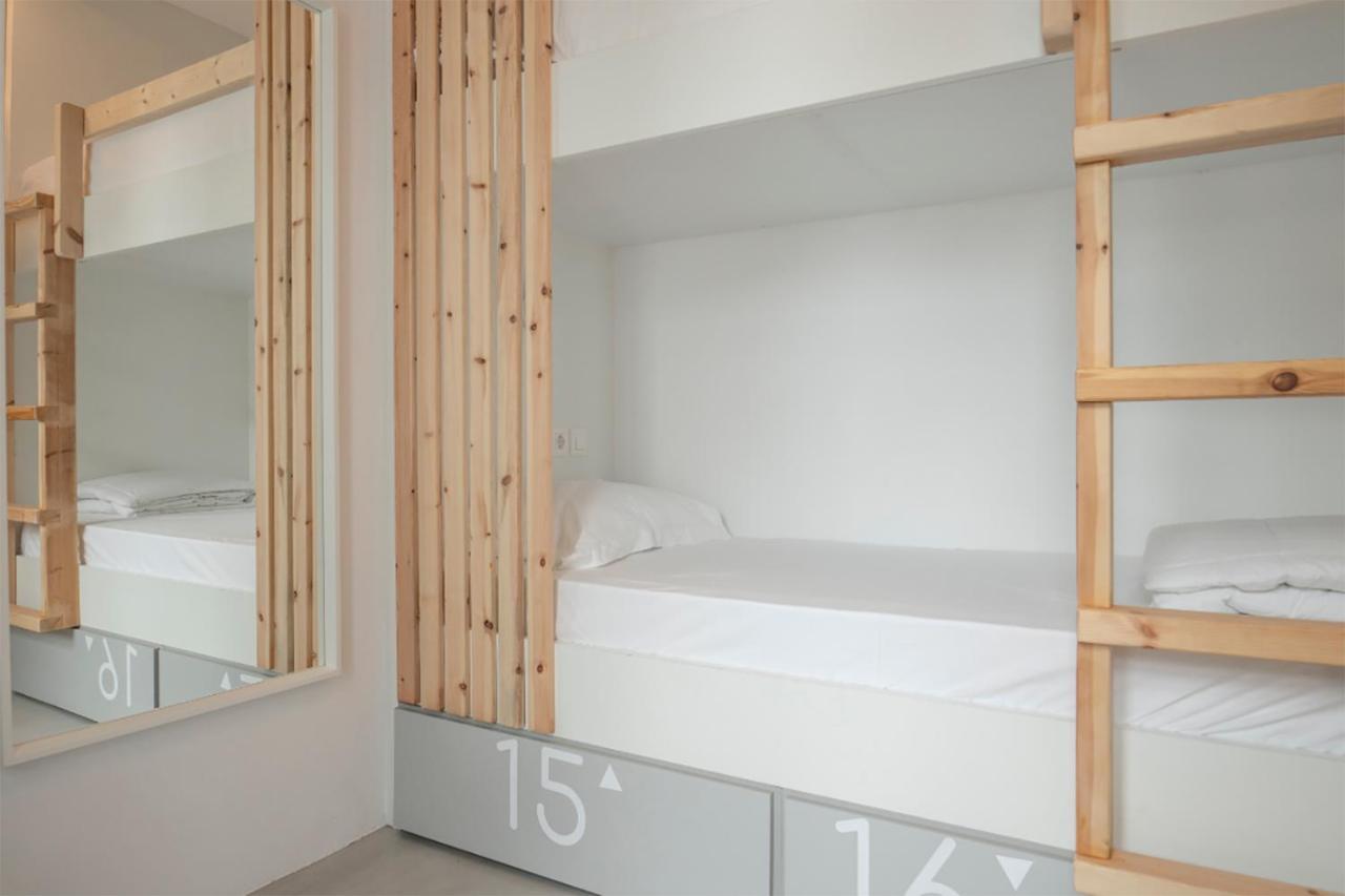 Bedspot Hostel Тира Экстерьер фото