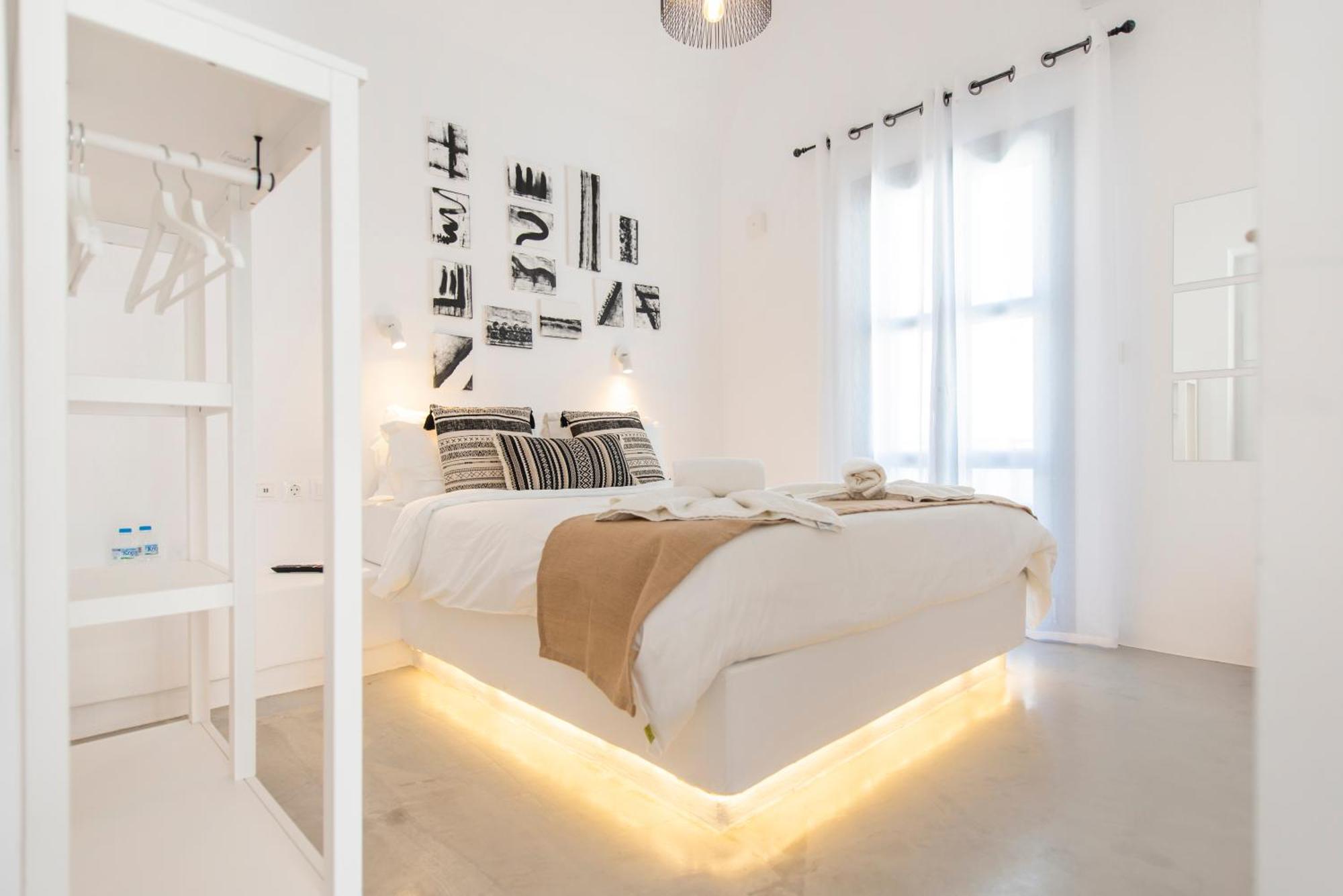 Bedspot Hostel Тира Экстерьер фото