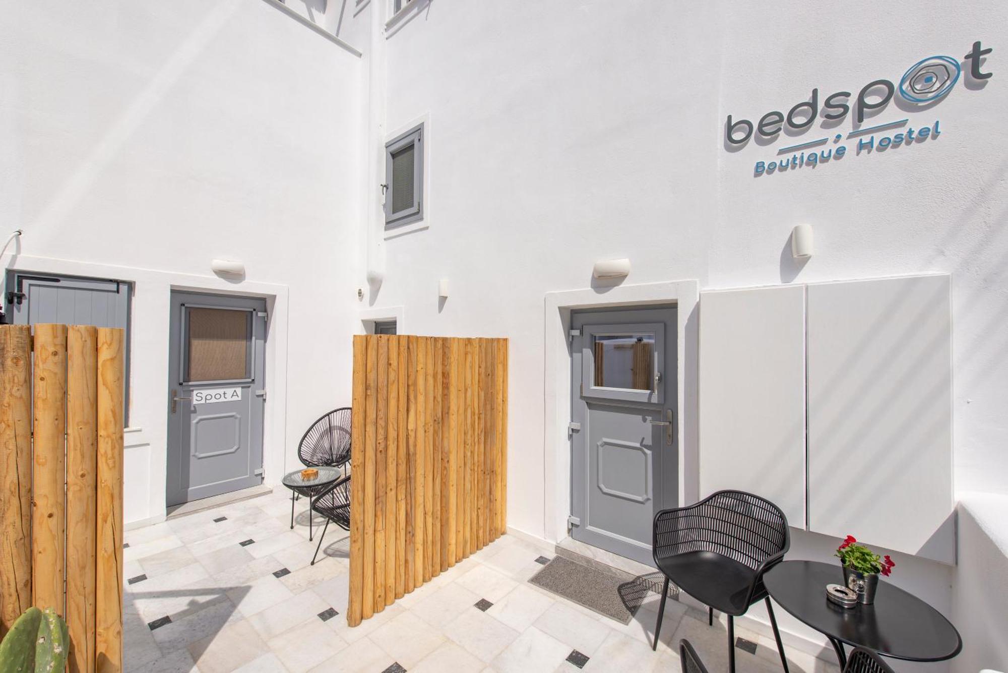 Bedspot Hostel Тира Экстерьер фото
