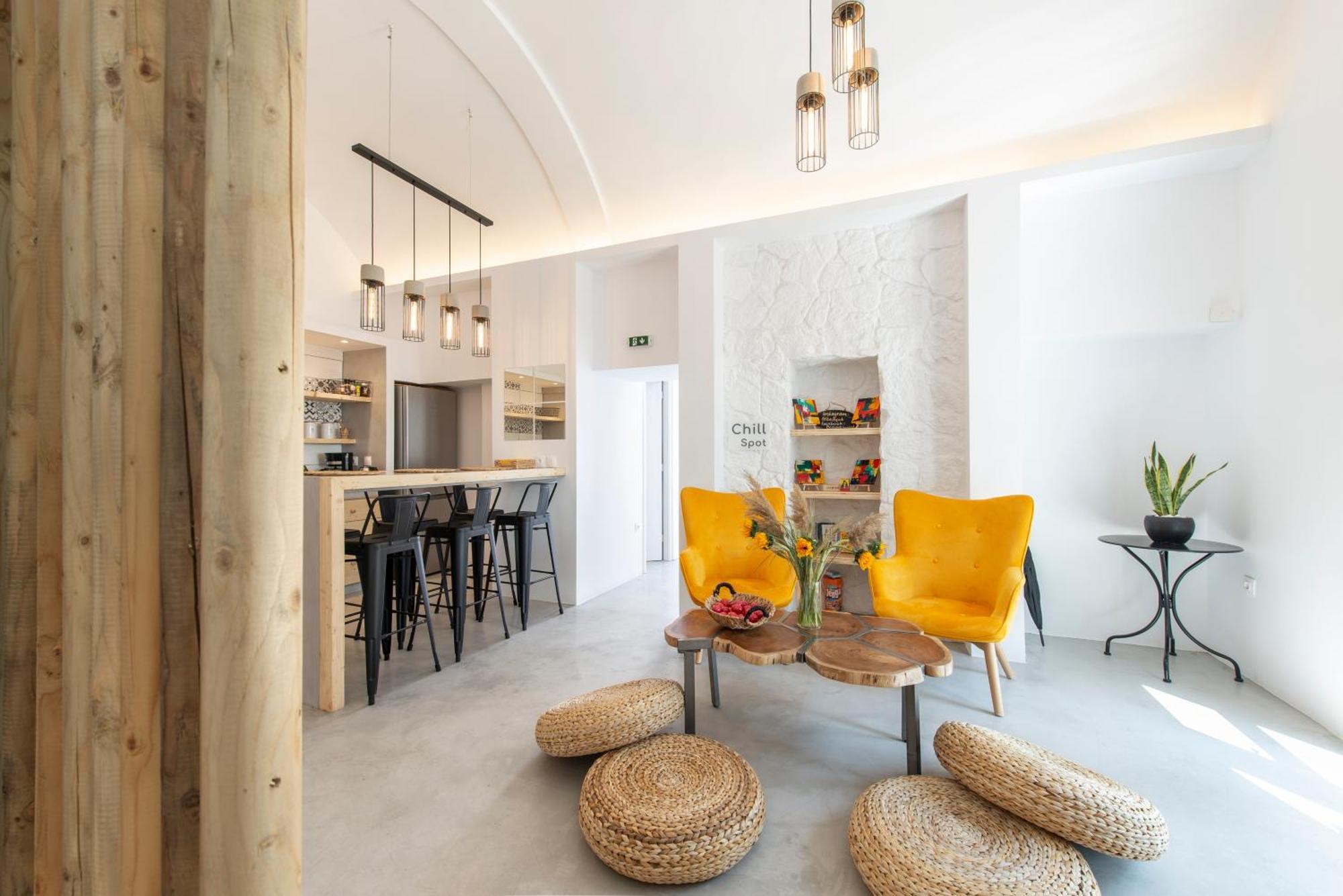 Bedspot Hostel Тира Экстерьер фото